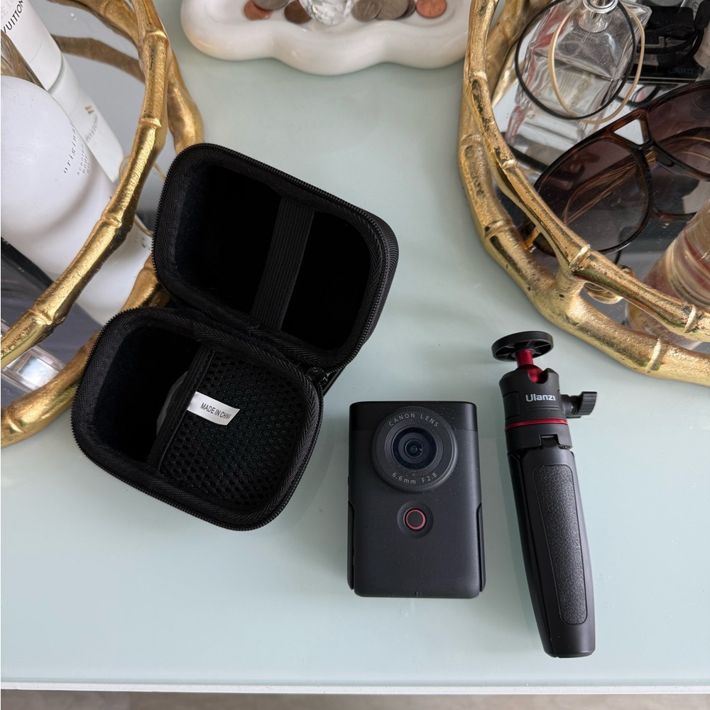 Canon powershot v10 4k 4k video 20.9 megapixel digital camera vlogging w/ extras